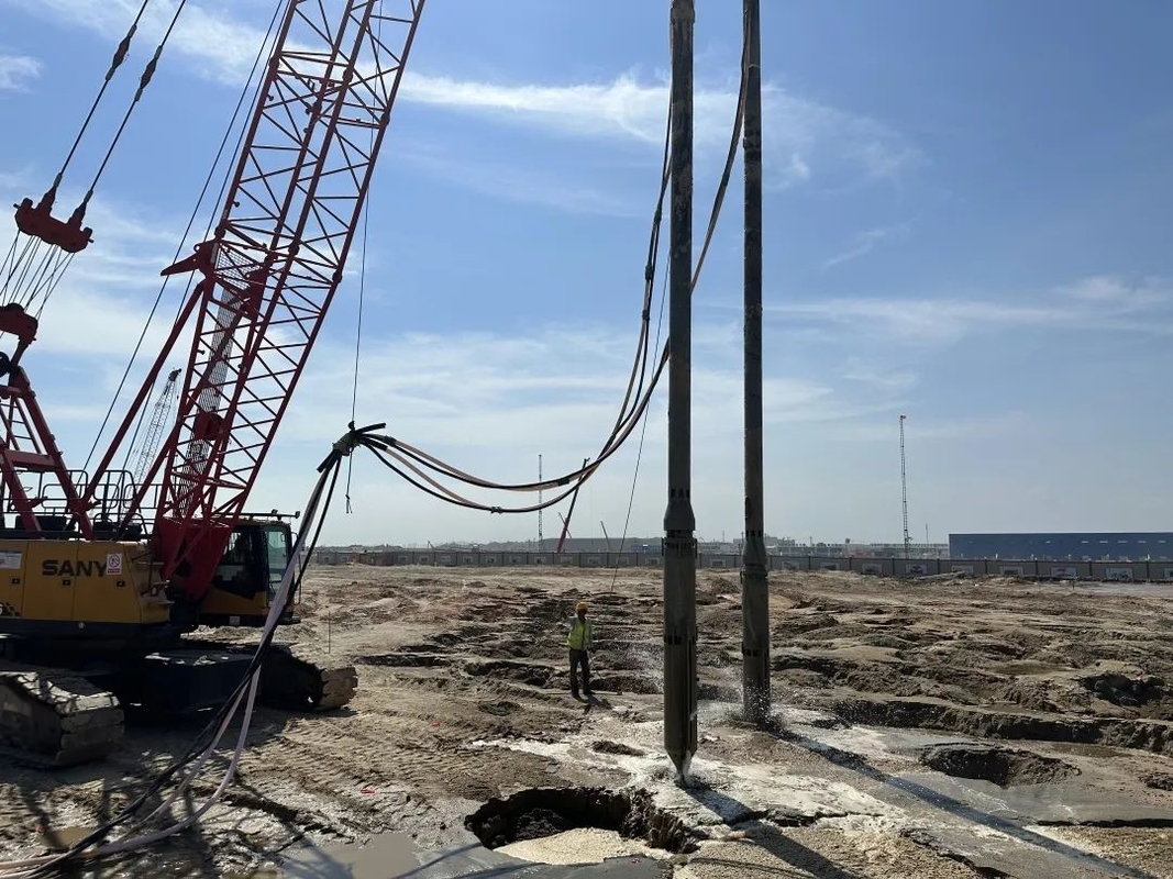 Pile Driver Vibro Compaction Ground Improvement Pile Vibroflotation 180kw สำหรับดินอ่อน