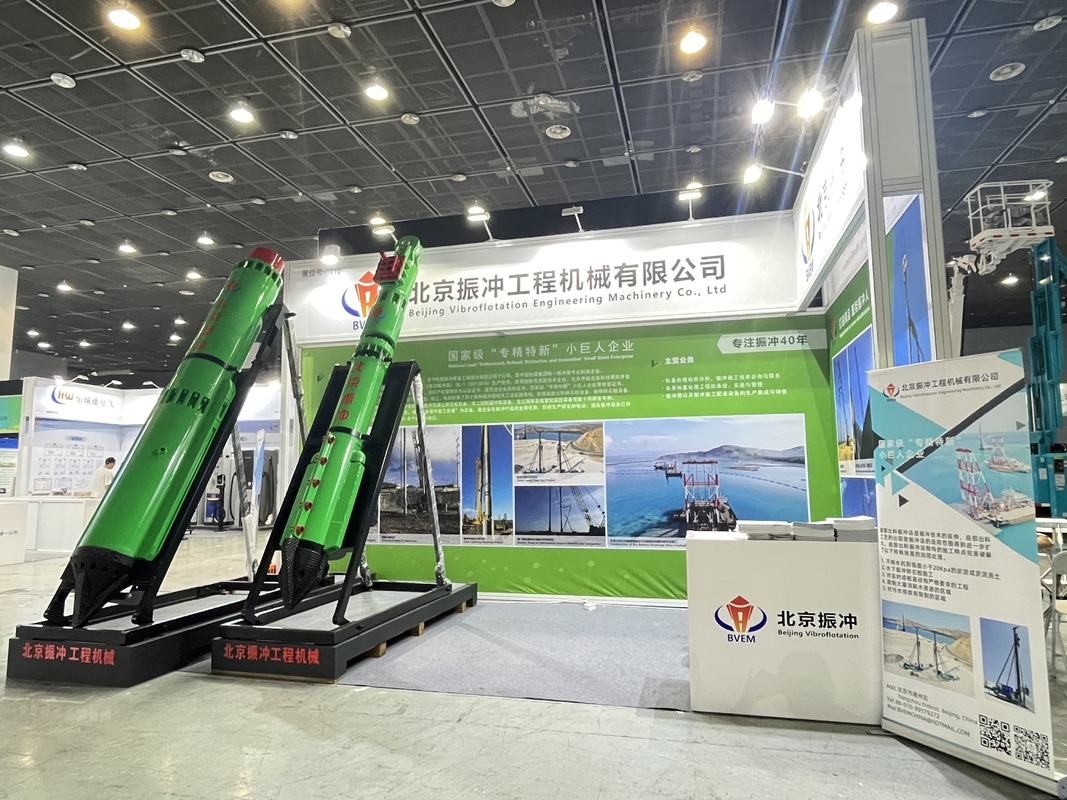 130-180 KW อุปกรณ์ระบายสั่นที่มีประเภทควบคุมการแปลงความถี่และอัตราการไหลของอากาศ 10/20 M3/min