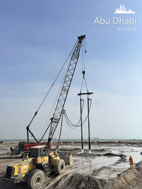 ผู้ผลิตจีน 214kN แรงเหวี่ยงหนีศูนย์กลาง อุปกรณ์ Vibroflotation ติดตั้งกับแท่นขุดเจาะที่ใช้ระบบพลังงานร่วมกัน