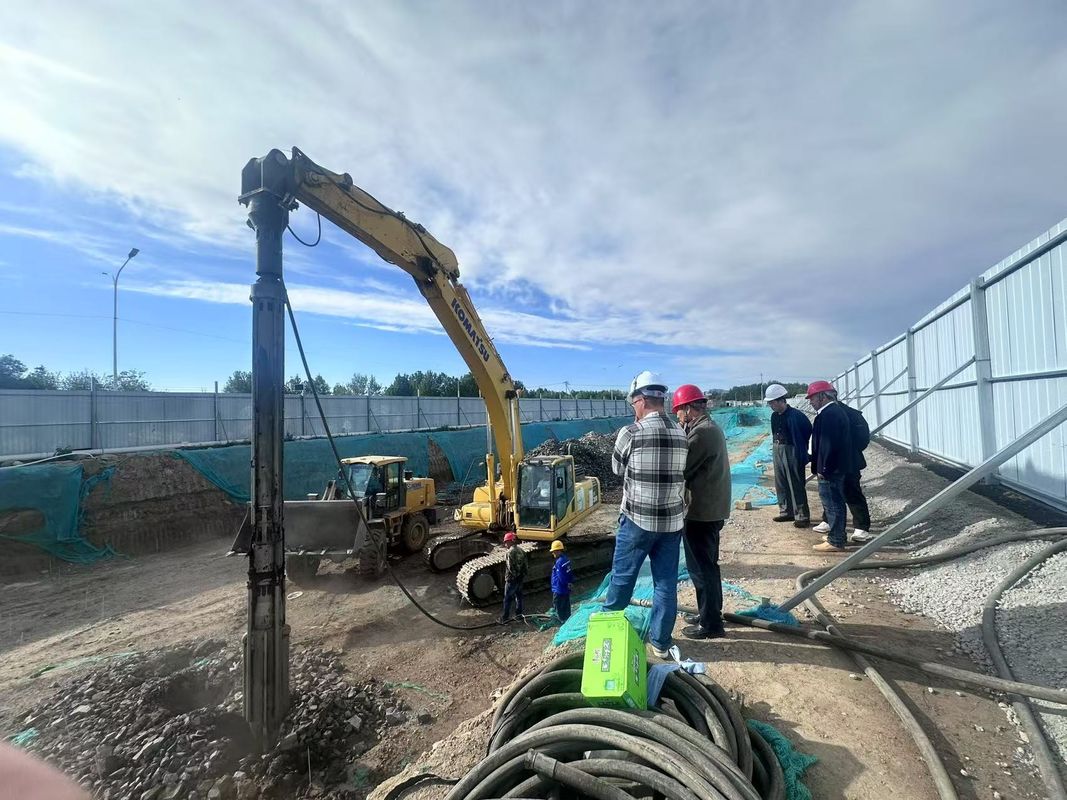 ผู้ผลิตจีน 214kN แรงเหวี่ยงหนีศูนย์กลาง อุปกรณ์ Vibroflotation ติดตั้งกับแท่นขุดเจาะที่ใช้ระบบพลังงานร่วมกัน