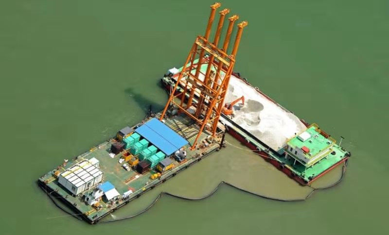 1800 รอบต่อนาที Bvem เสาหิน Vibroflotation นอกชายฝั่งสำหรับการรักษาชั้นดินอ่อน