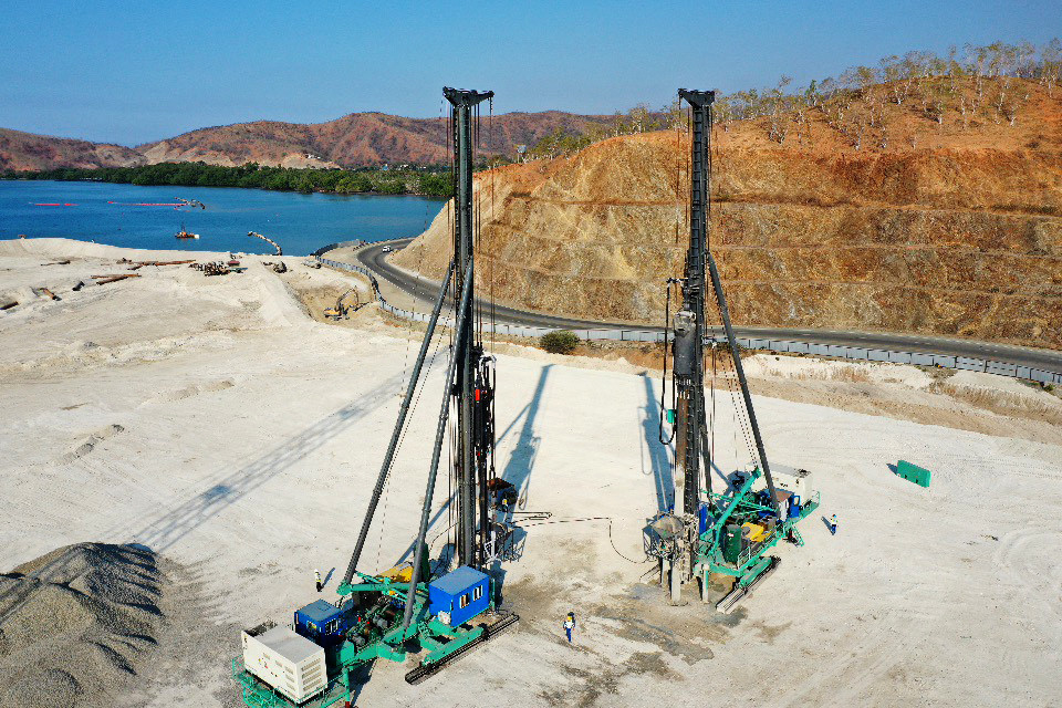 ฟีดด้านล่าง Vibro Floatation Technique Crawler Frame Type สำหรับการกระชับ